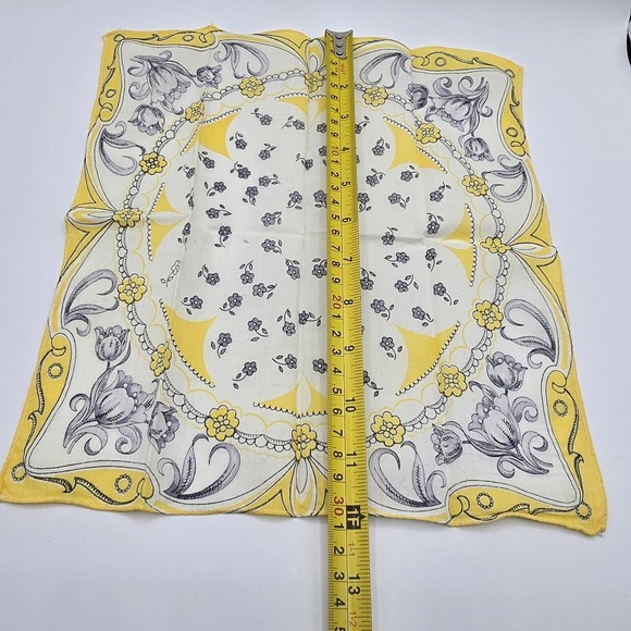 Vintage FLOWERS Ladies Handkerchief Hanky Floral Yellow - Picture 6 of 7